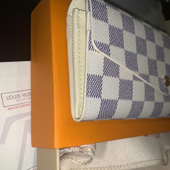 Sarah damper wallet - Picture 2 of 7